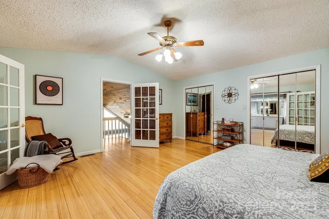 $579,000 | 15 Crest Cir Drive, Weaverville, NC 28787