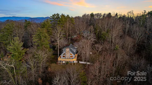 $579,000 | 15 Crest Cir Drive, Weaverville, NC 28787