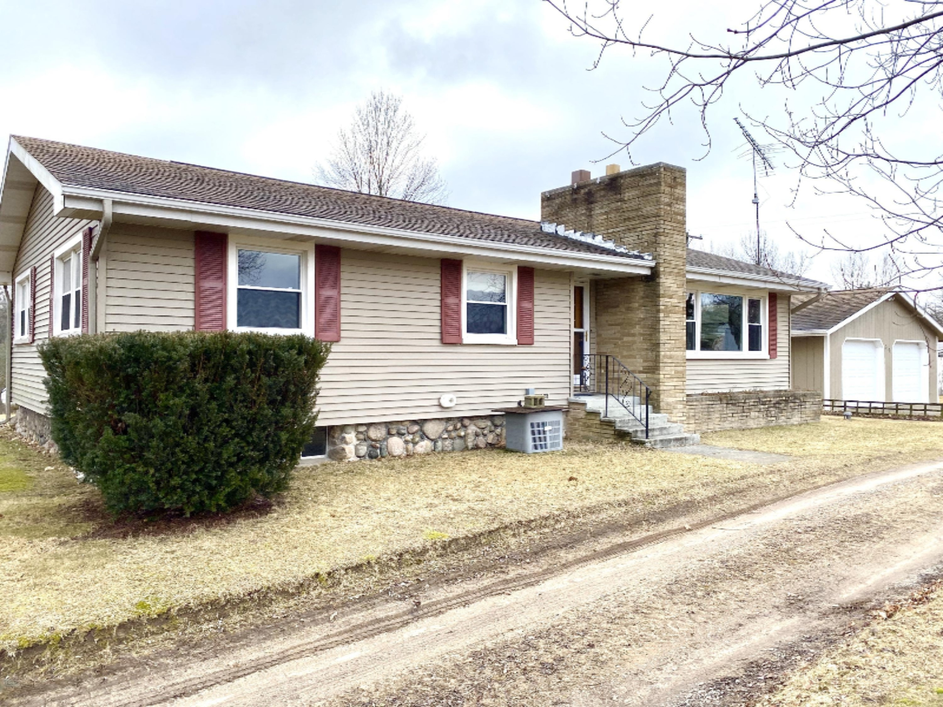3191 West Long Lake Road Orleans, MI 48865 - Photo 1 of 62 71C998EF-2E3D-4317-81DF-B60FA7004A45