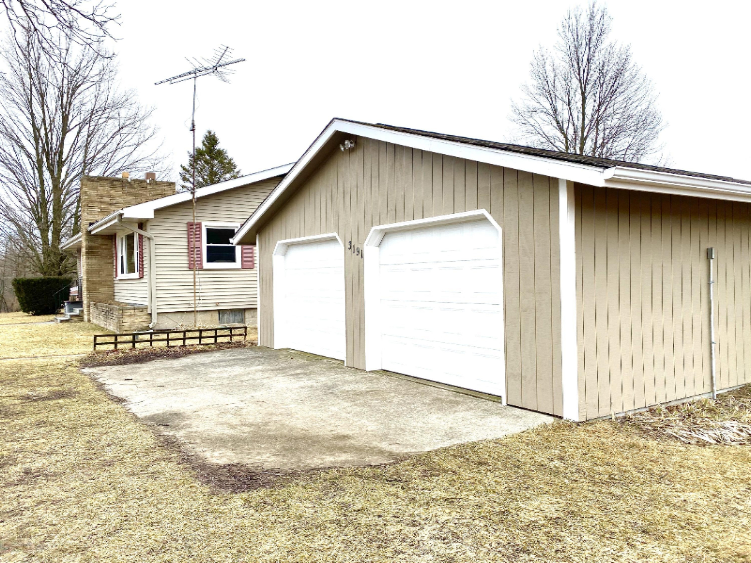3191 West Long Lake Road Orleans, MI 48865 - Photo 8 of 62 84F176E8-BC5F-4BF2-B6CA-E7BE56B5ECF4