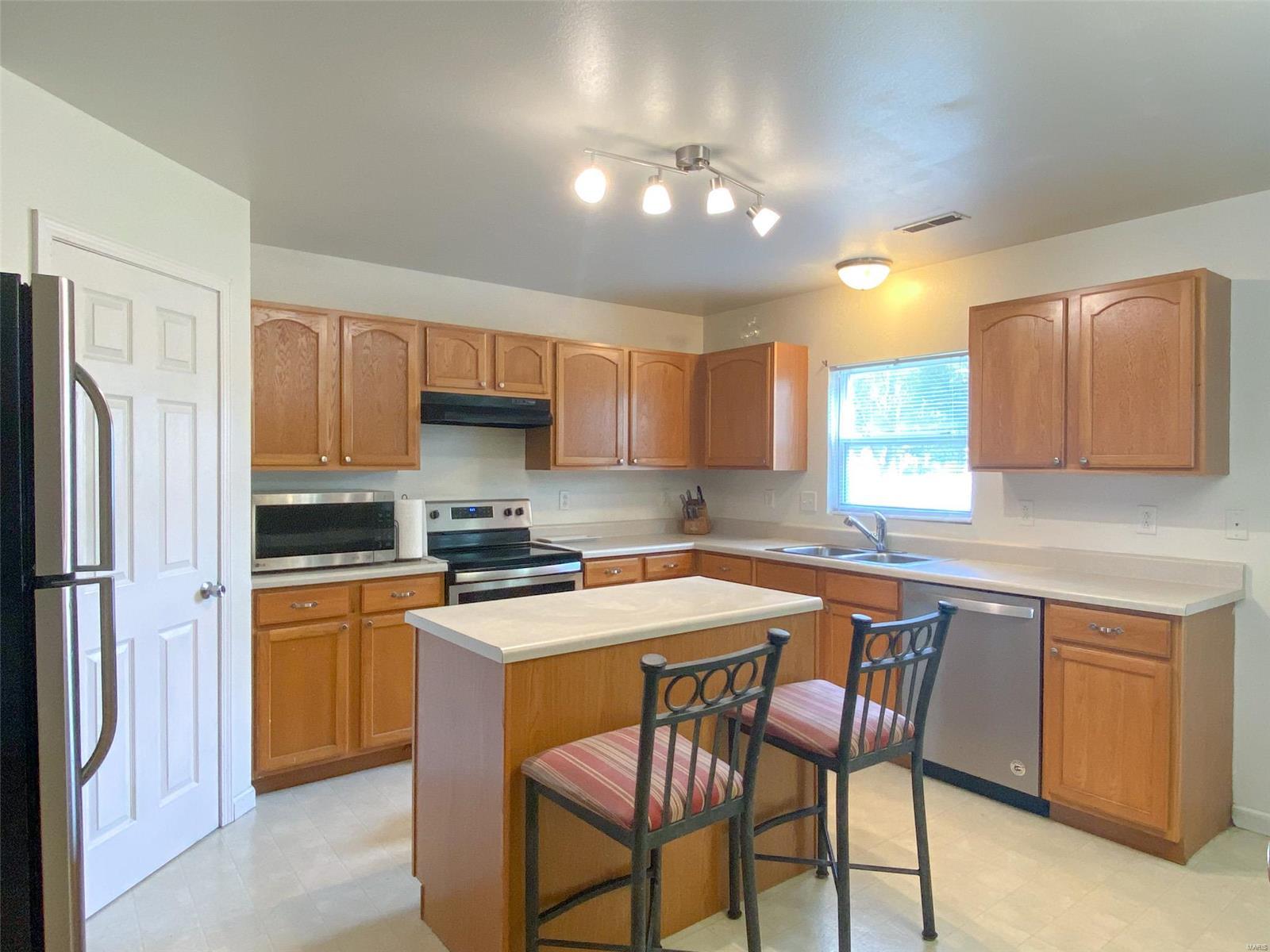 1400 Timberbrook Drive Mascoutah, IL 62258 - Photo 10 of 26