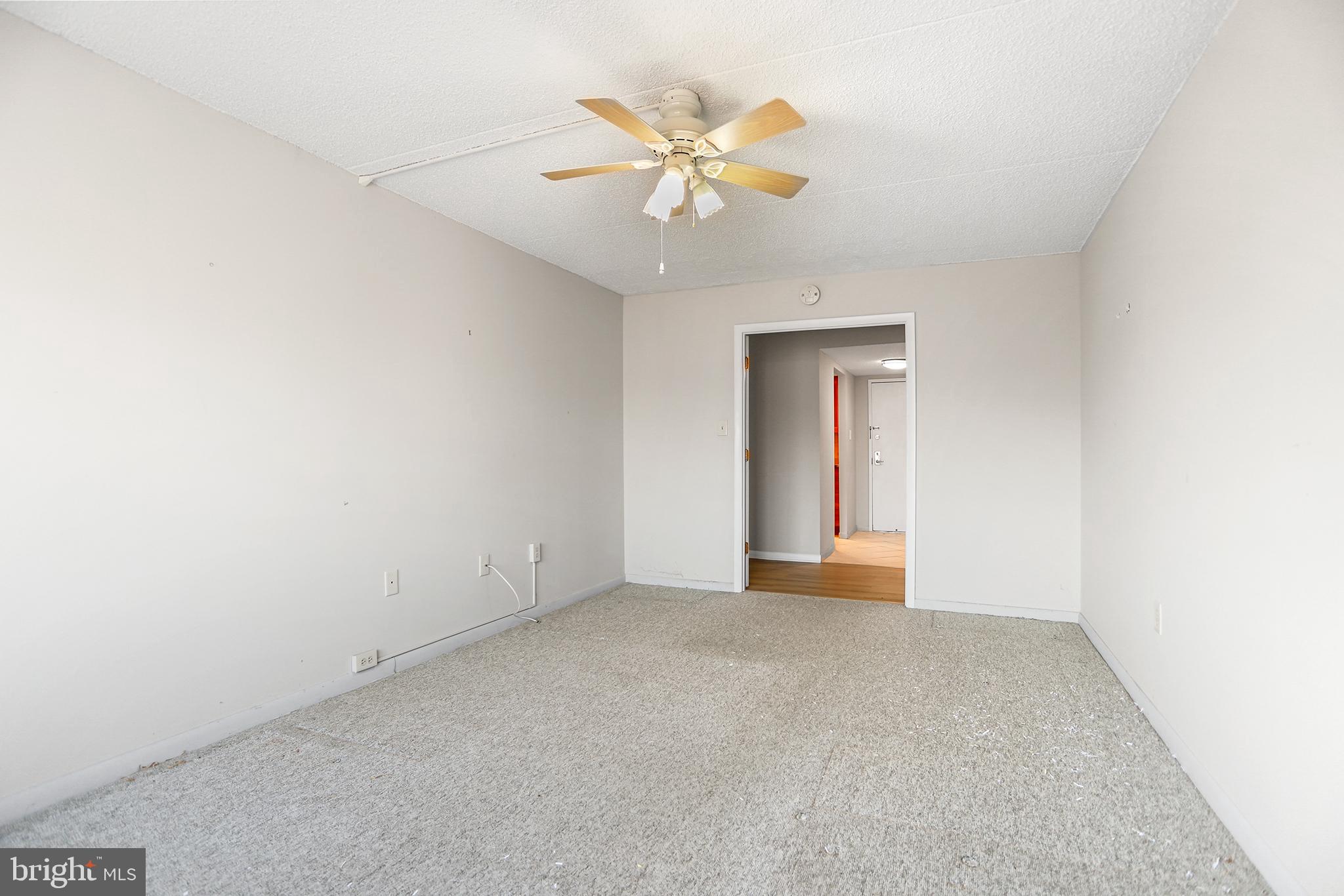 800 Avondale Road, Unit 6J Wallingford, PA 19086 - Photo 14 of 28 Spacious room with natural light and charm.