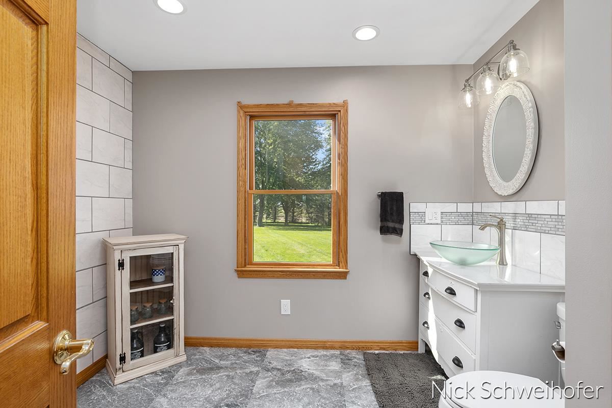 5142 7 Mile Road Bay City, MI 48706 - Photo 15 of 53