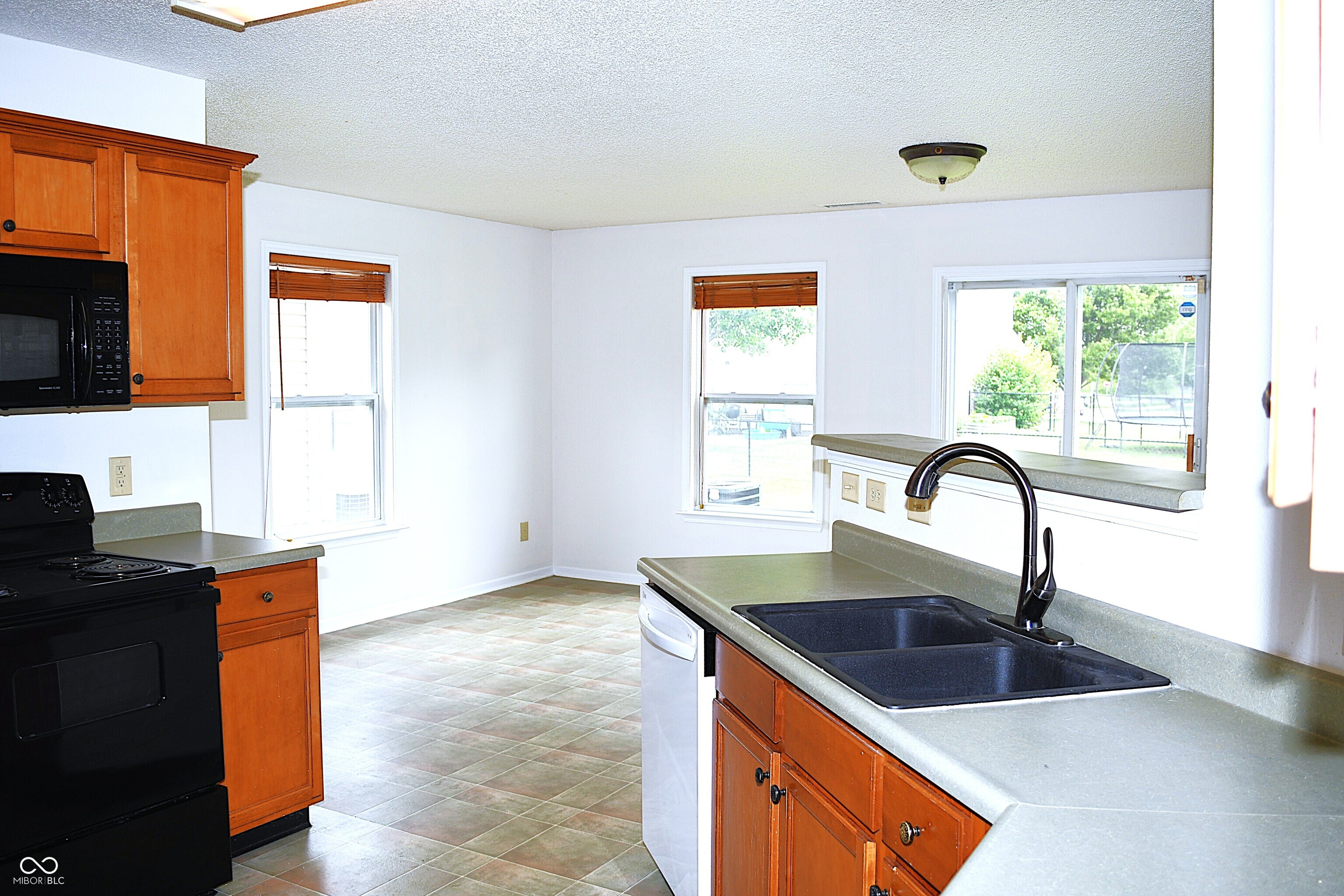 1795 Feather Reed Lane Greenwood, IN 46143 - Photo 12 of 34