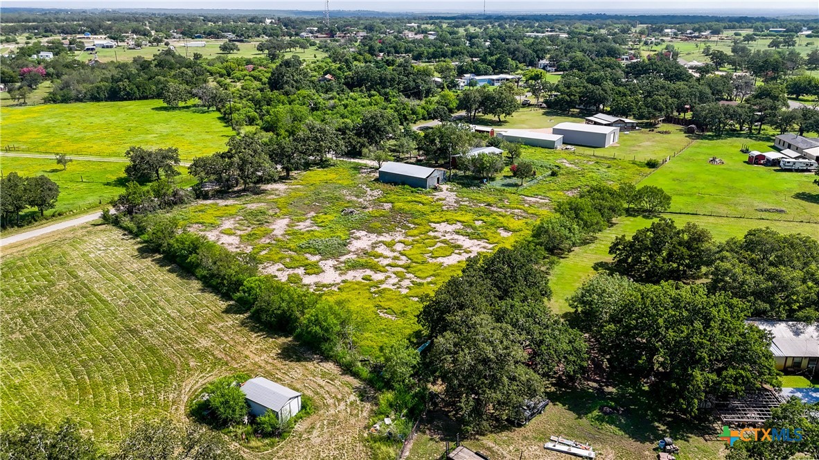 275-279 Cross Road Kingsbury, TX 78638 - Photo 34 of 36 a view of a garden with lawn chairs