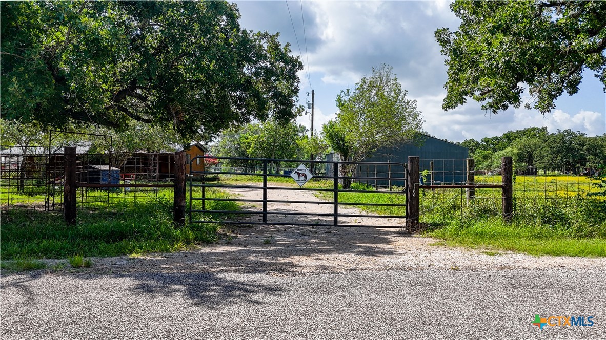275-279 Cross Road Kingsbury, TX 78638 - Photo 36 of 36 a view of a park