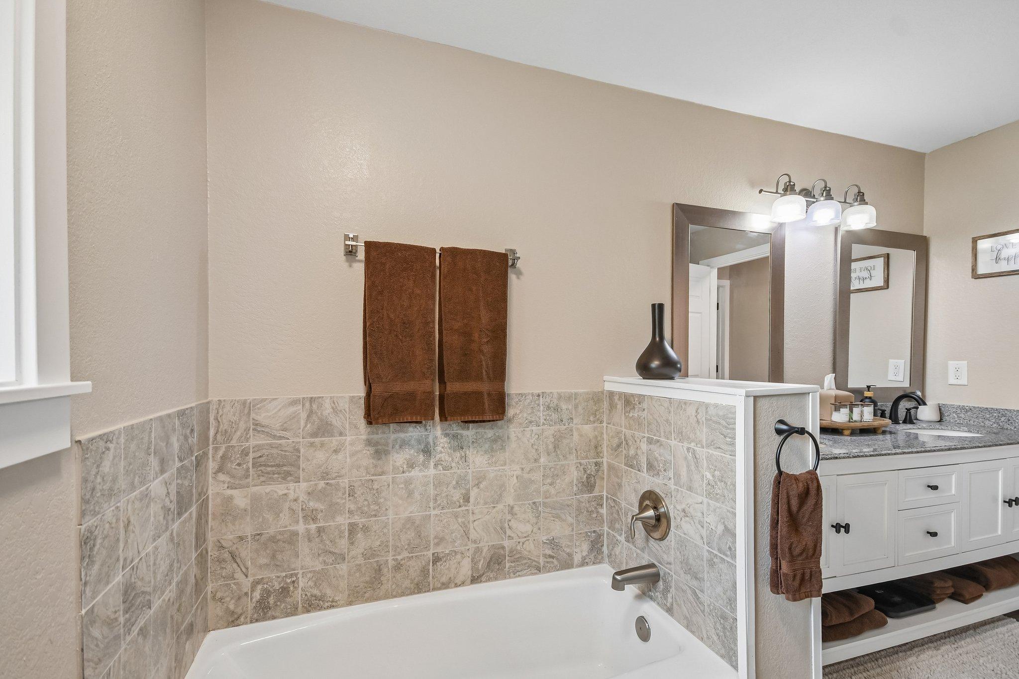 428 East Cheyenne Street Roberts, WI 54023 - Photo 37 of 49
