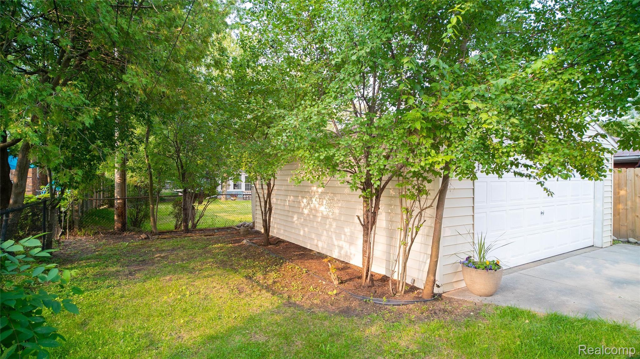 1174 Harvard Road Berkley, MI 48072 - Photo 33 of 41 DSC08974.jpg