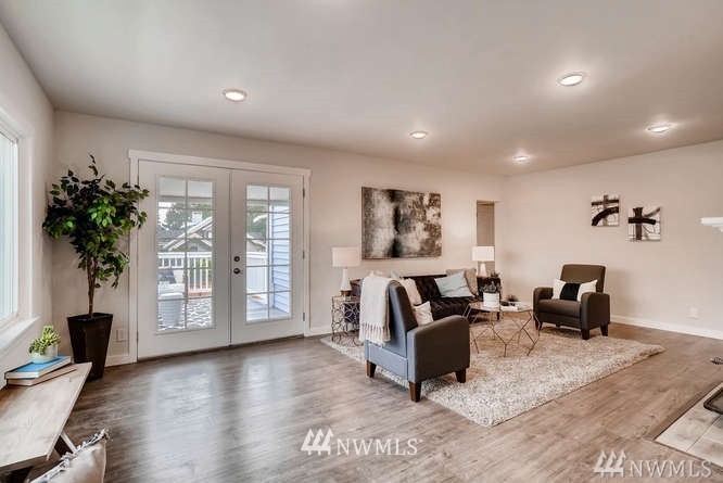 4412 Southwest 101st Street Seattle, WA 98146 - Photo 3 of 23 Gallery Image 3