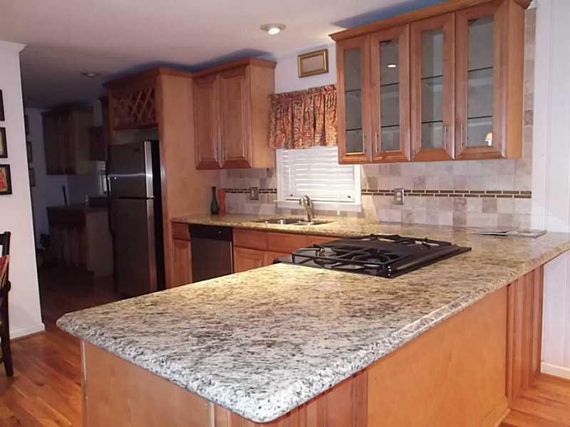 3559 Rolling Green Ridge Southwest Atlanta, GA 30331 - Photo 1 of 1 Kitchen. GORGEOUS GRANITE COUNTER TOPS.