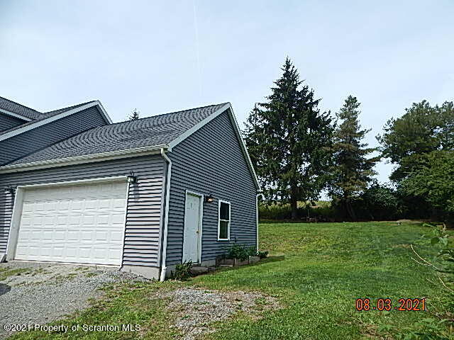 349 Pedrick Road Nicholson, PA 18446 - Photo 5 of 36 Gallery Image 5