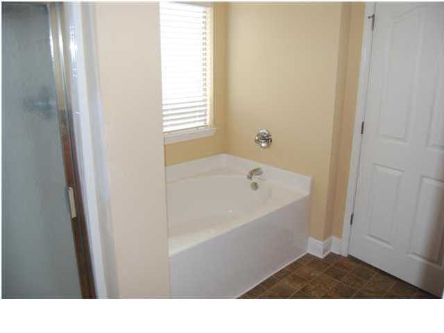 473 Lime Crestview, FL 32536 - Photo 13 of 16 a bathroom with a sink and a bathtub