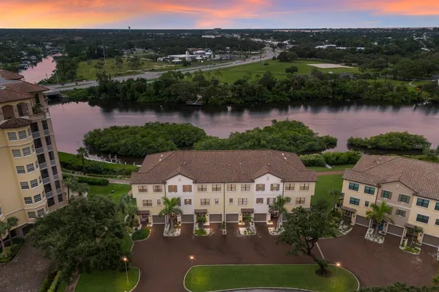 $695,000 | 5565 Cannes Circle, Unit 5565, Sarasota, FL 34231