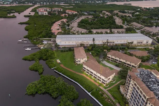 $695,000 | 5565 Cannes Circle, Unit 5565, Sarasota, FL 34231