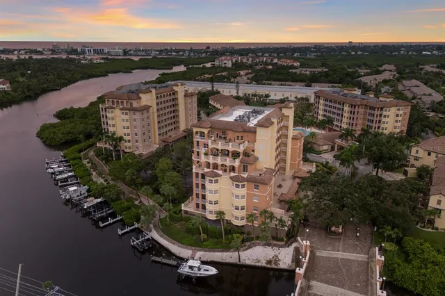 $695,000 | 5565 Cannes Circle, Unit 5565, Sarasota, FL 34231