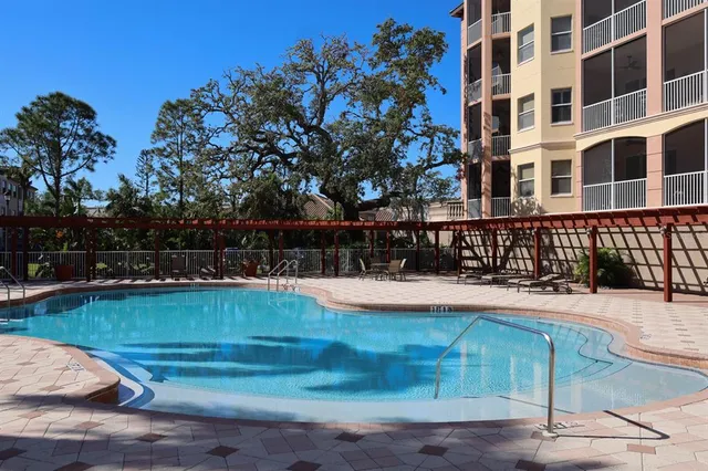 $695,000 | 5565 Cannes Circle, Unit 5565, Sarasota, FL 34231