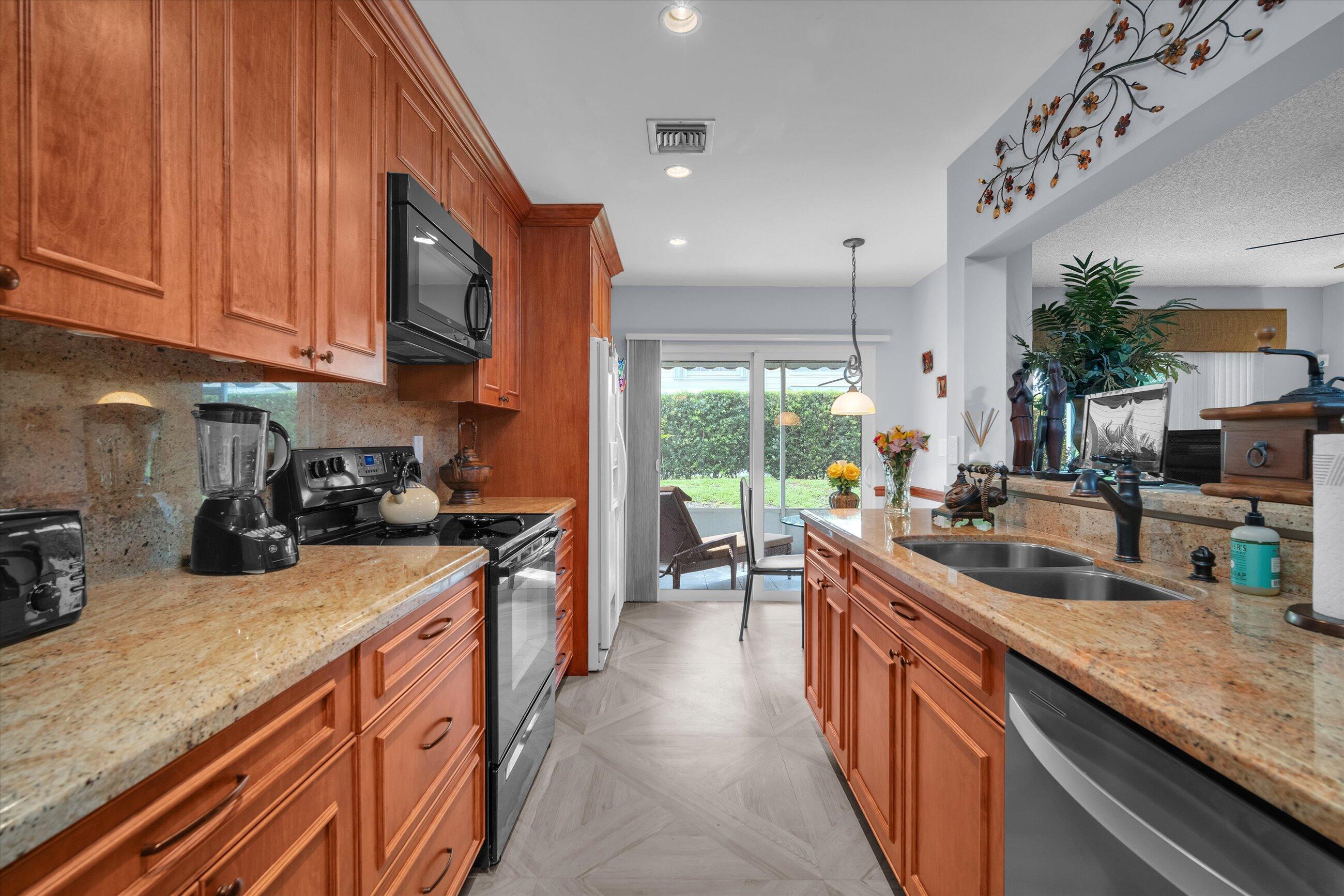5049 Pointe Emerald Lane Boca Raton, FL 33431 - Photo 11 of 30 Kitchen