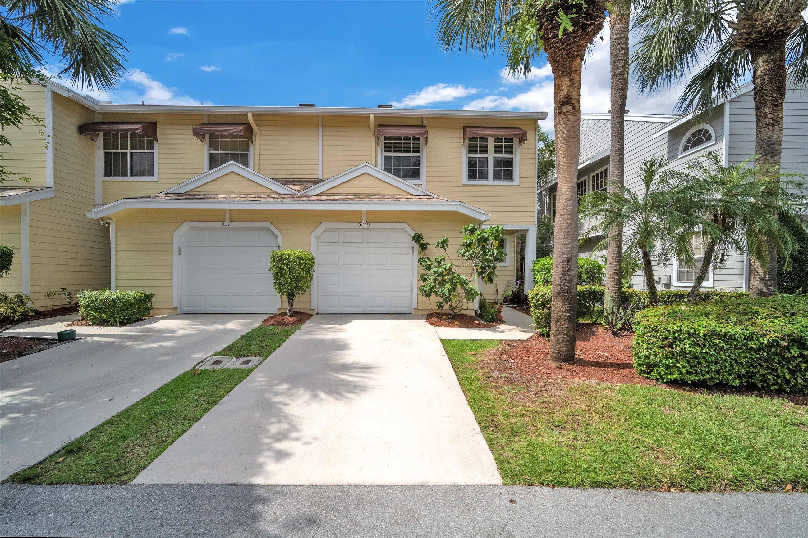 5049 Pointe Emerald Lane Boca Raton, FL 33431 - Photo 2 of 30 Driveway