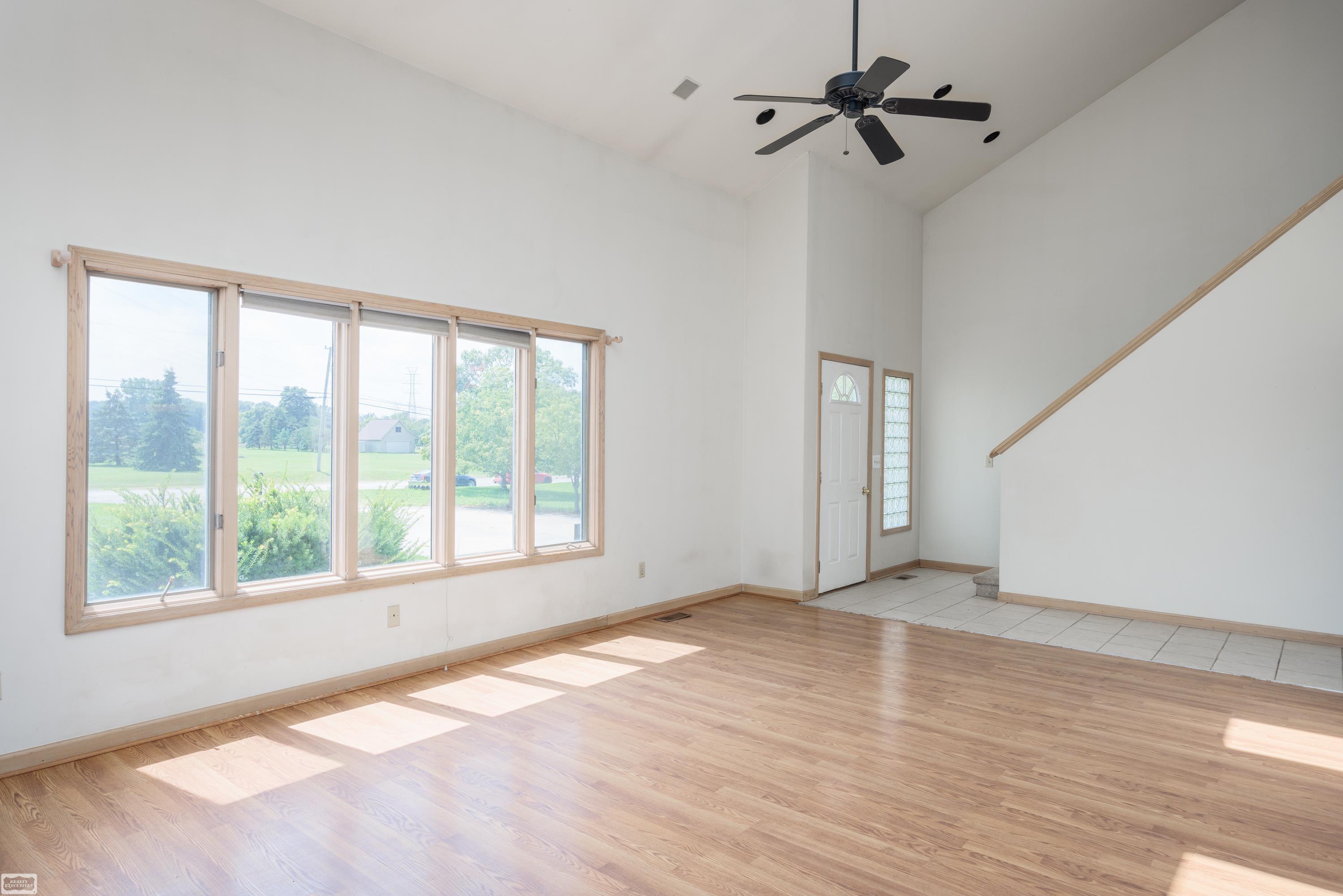 23251 McPhall Road Armada, MI 48005 - Photo 5 of 39 50118336-4.JPG