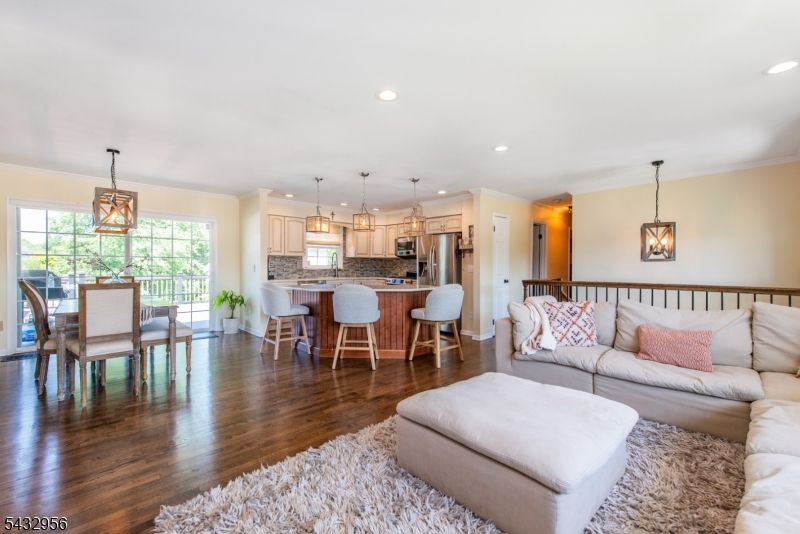 3 Knoll Road Fairfield, NJ 07004 - Photo 3 of 38