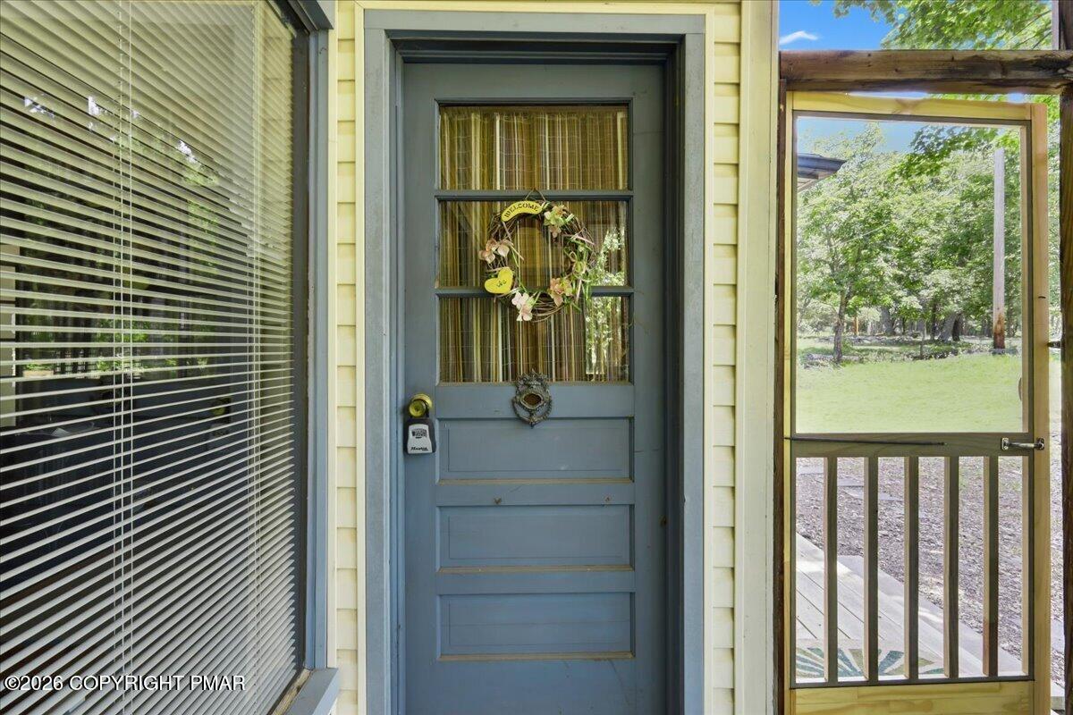 214 Hummingbird Trail Bushkill, PA 18324 - Photo 12 of 34 29-Photo-56