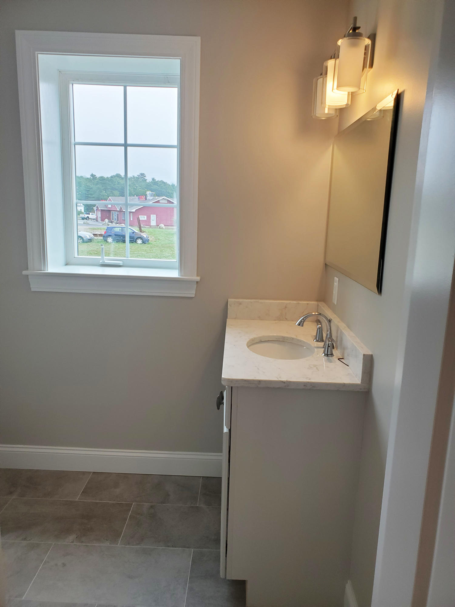 5 Shipmasters Cove Road, Unit 6 Belfast, ME 04915 - Photo 22 of 24 1st flr bath