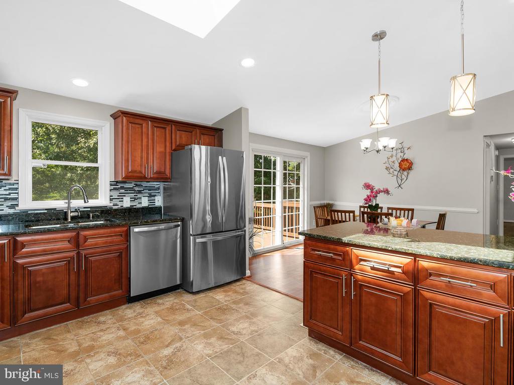 7403 Castlemoor Road Baltimore, MD 21244 - Photo 14 of 31
