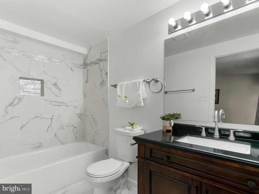 7403 Castlemoor Road Baltimore, MD 21244 - Photo 22 of 31