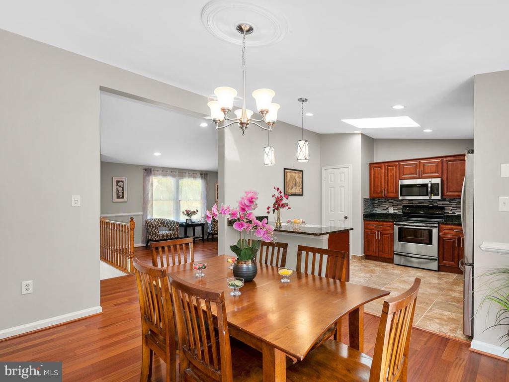 7403 Castlemoor Road Baltimore, MD 21244 - Photo 8 of 31