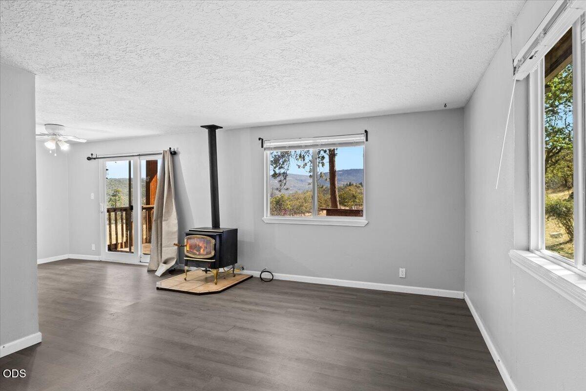 2440 Wren Ridge Drive Eagle Point, OR 97524 - Photo 5 of 35 Gallery Image 5