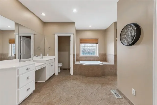 $1,200,000 | 1978 Southwest County Road 11517, Rich Hill, MO 64779