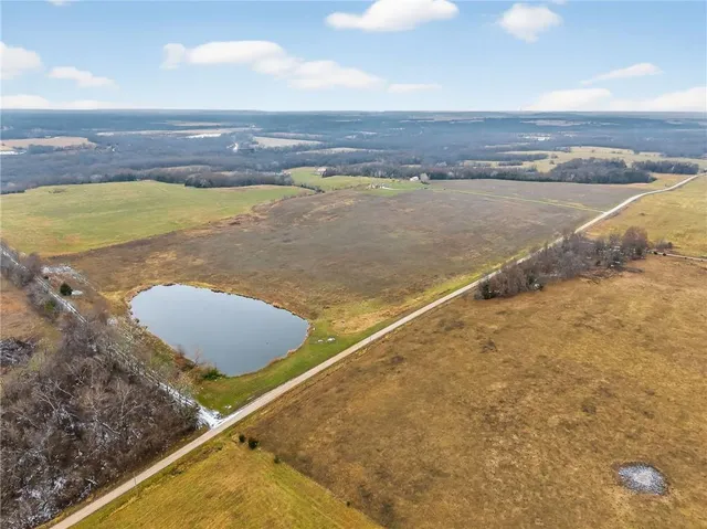 $1,200,000 | 1978 Southwest County Road 11517, Rich Hill, MO 64779