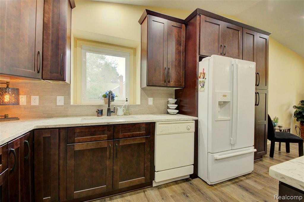 223 Byron Road Howell, MI 48843 - Photo 12 of 30