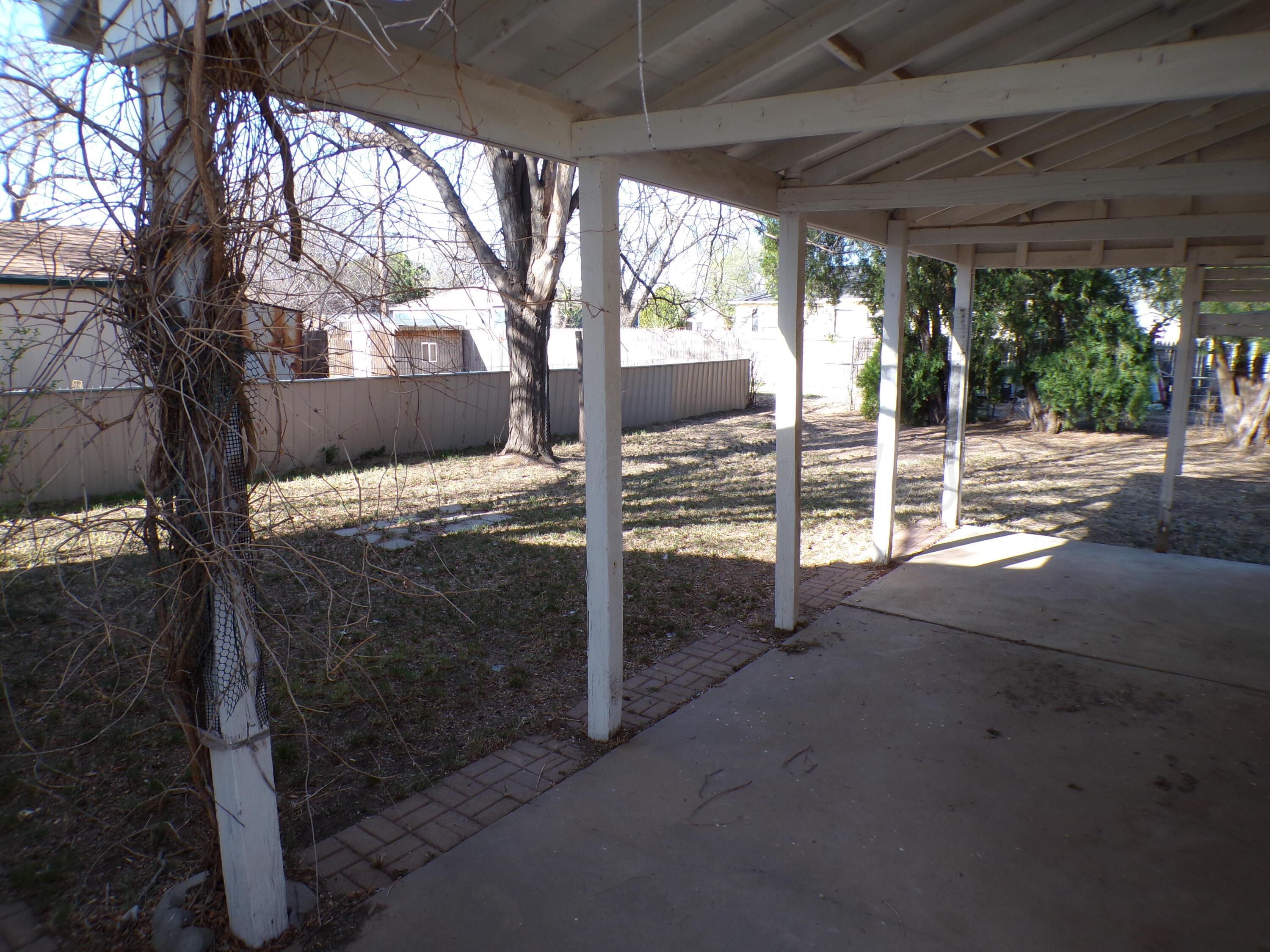4208 South Ong Street Amarillo, TX 79110 - Photo 19 of 20 BADKYARD