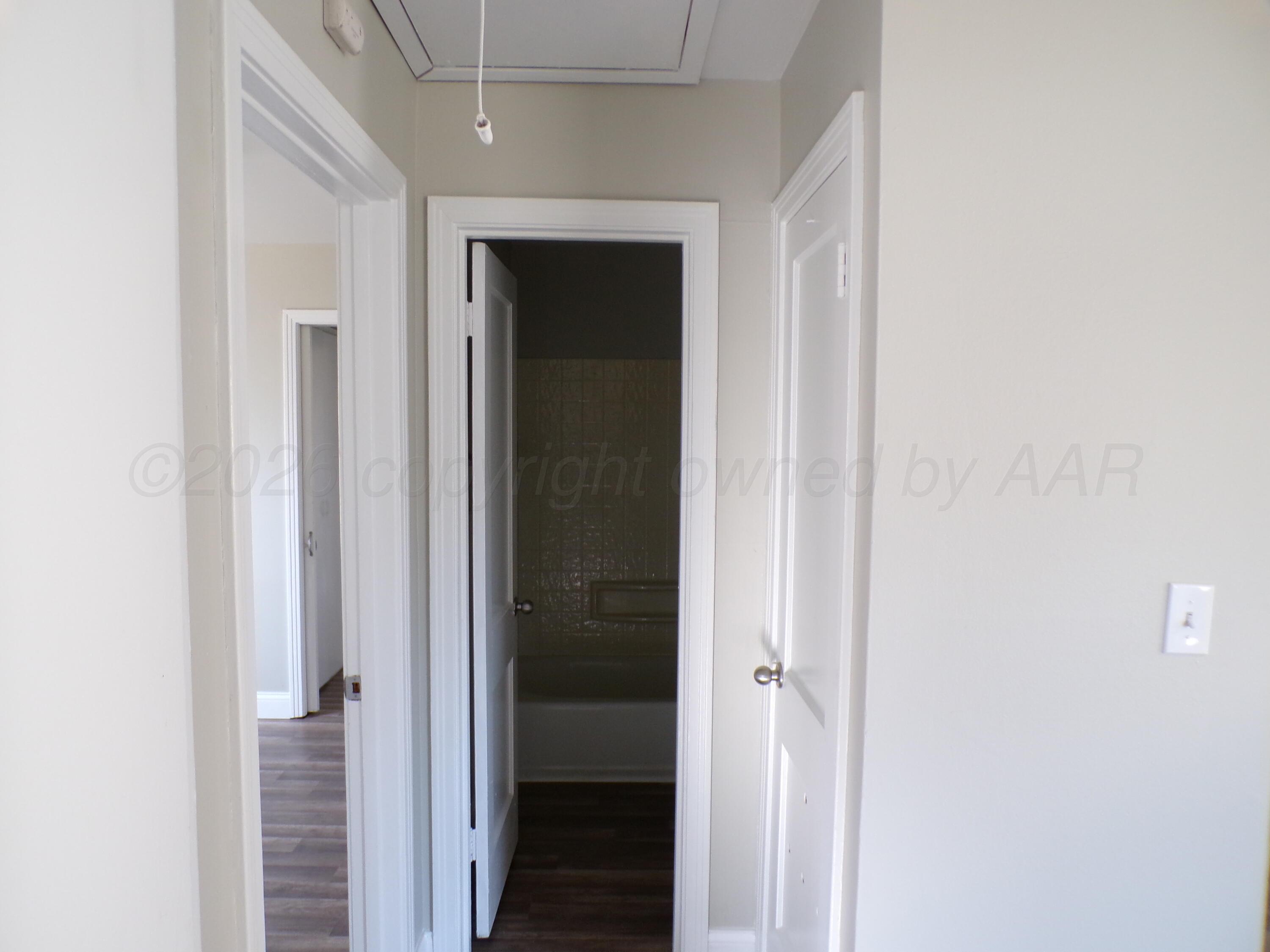 4208 South Ong Street Amarillo, TX 79110 - Photo 10 of 20 HALLWAY