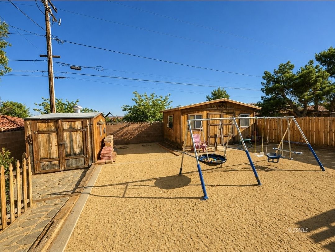 421 West Howell Avenue Ridgecrest, CA 93555 - Photo 24 of 26