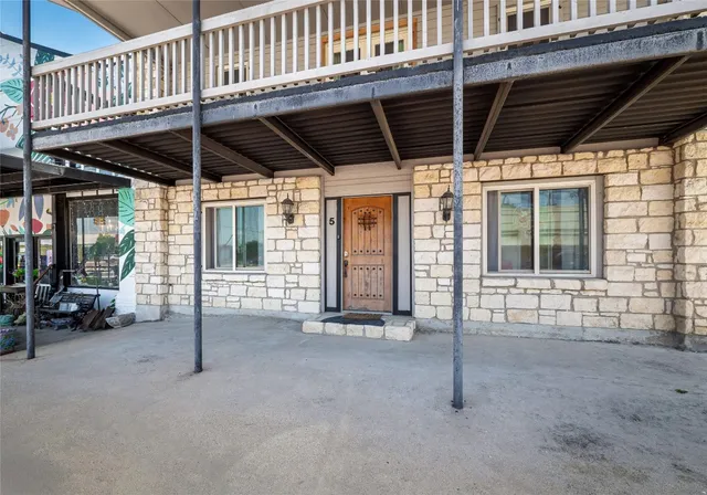 a view of a house with porch