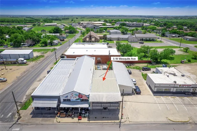 a large building with an outdoor view