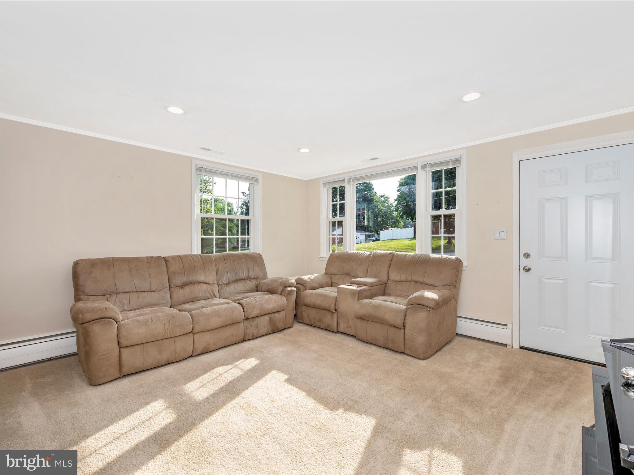 7728 Carter Road Sykesville, MD 21784 - Photo 6 of 57 Living Room