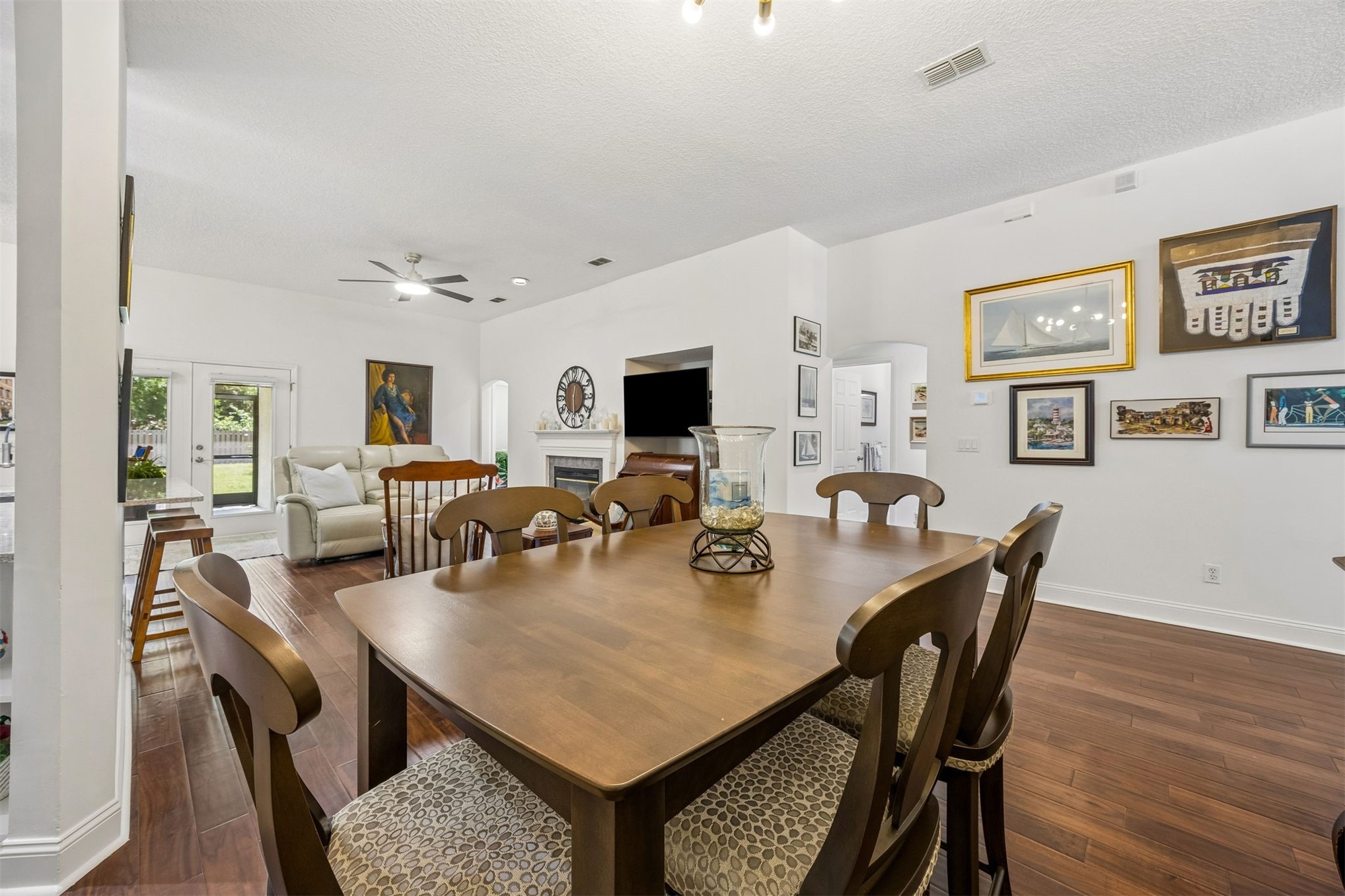 86107 Remsenburg Drive Fernandina Beach, FL 32034 - Photo 8 of 58 a view of a dining room with furniture