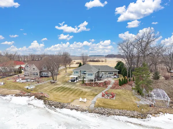 $960,000 | 68836 215th Street, Darwin, MN 55324