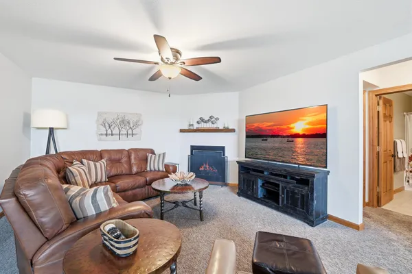 $960,000 | 68836 215th Street, Darwin, MN 55324