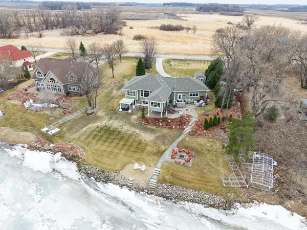 $960,000 | 68836 215th Street, Darwin, MN 55324