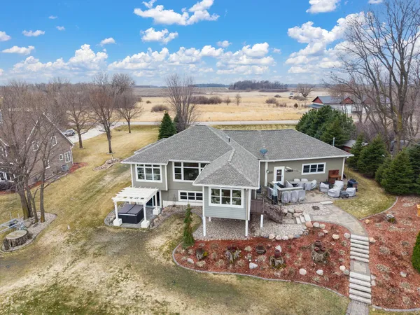 $960,000 | 68836 215th Street, Darwin, MN 55324