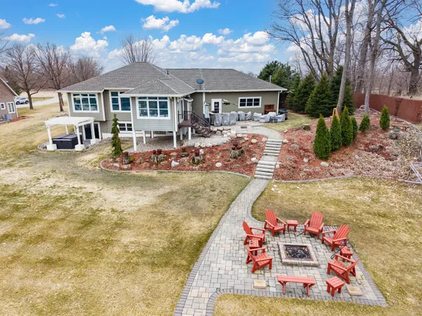 $960,000 | 68836 215th Street, Darwin, MN 55324