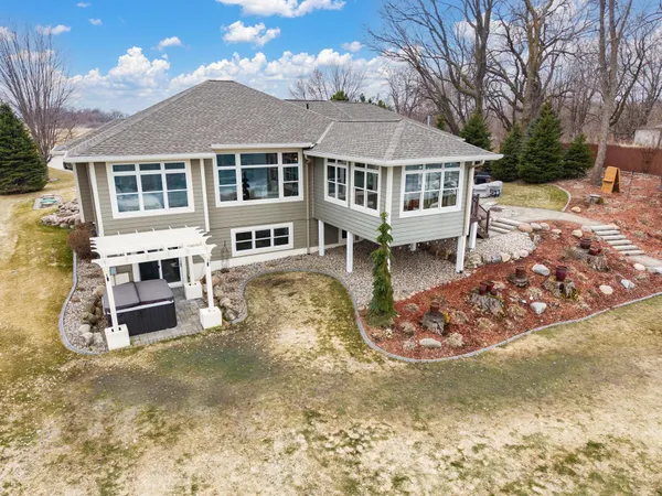 $960,000 | 68836 215th Street, Darwin, MN 55324