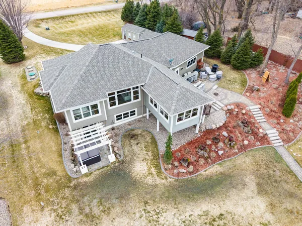 $960,000 | 68836 215th Street, Darwin, MN 55324