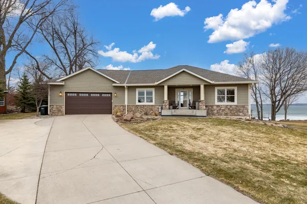 $960,000 | 68836 215th Street, Darwin, MN 55324
