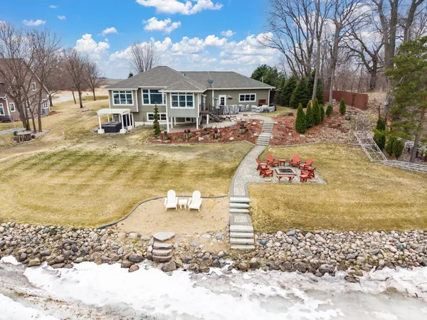 $960,000 | 68836 215th Street, Darwin, MN 55324