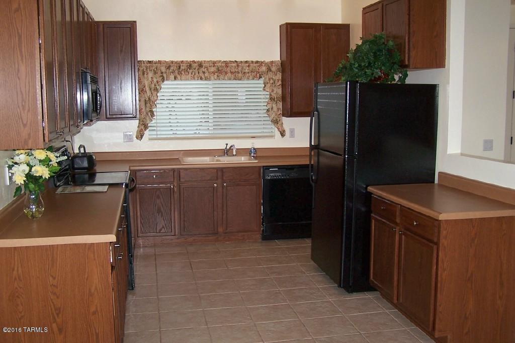 7620 West Granite Ridge Court Tucson, AZ 85743 - Photo 3 of 10